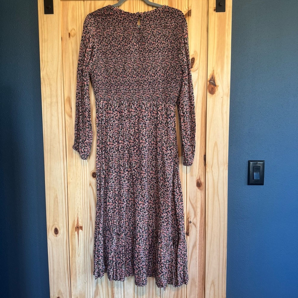 Old Navy Long Sleeve Navy & Pink Floral Maxi Dress - Picture 8 of 10
